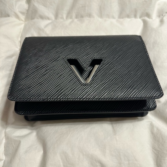 Louis Vuitton Brand New PM Twist Black and Silver - Picture 4 of 6